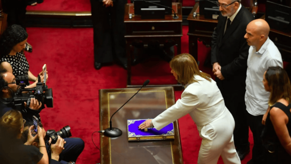 23 senadores juraron este viernes al mediodía en la Cámara de Senadores