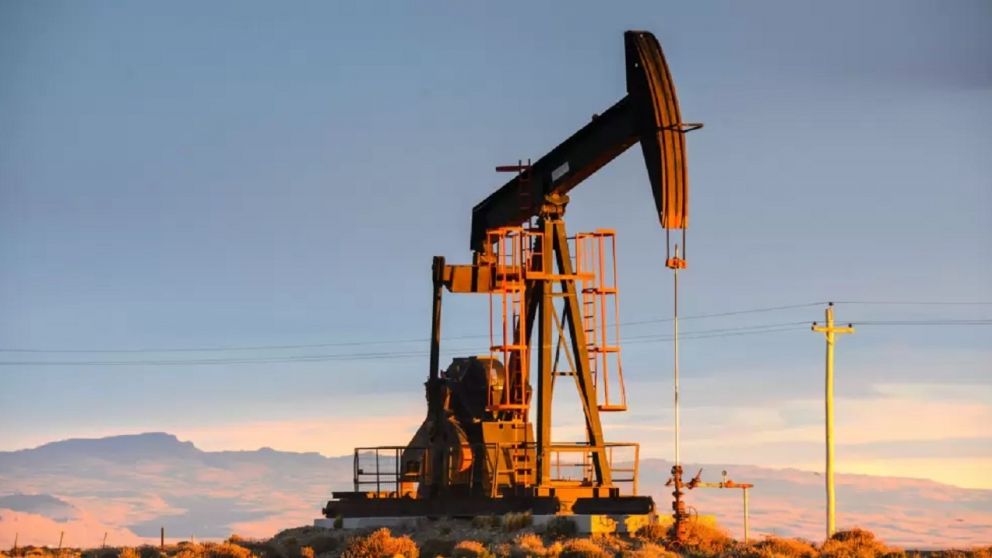 Declino en el petróleo convencional y récord en no convencional