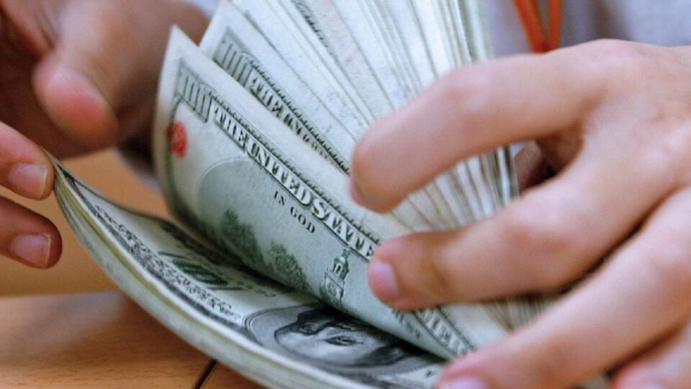 A cuánto cotiza el dólar blue hoy martes 27 de enero de 2026