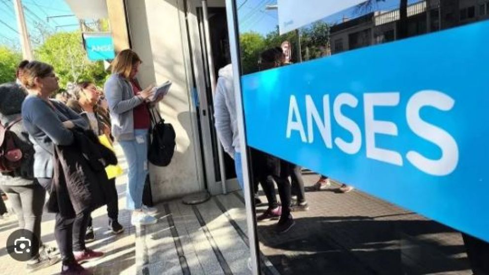 AUH ANSES: cu�nto se cobra en enero 2026 y c�mo quedan los montos con aumento