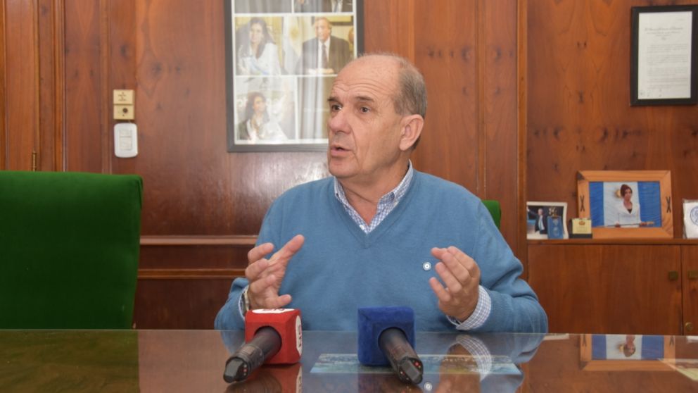 El intendente Zurro instó a "respetar siempre" el liderazgo de Cristina