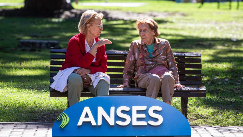 Cuándo se paga el aumento de enero para jubilados de Anses