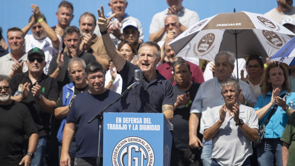 La CGT reactiva su ofensiva para frenar la reforma laboral y busca apoyo de los gobernadores
