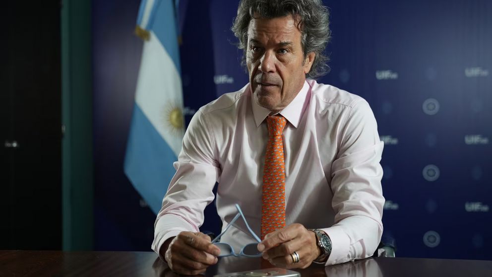 La UIF llevó el caso AFA a Washington y activó el cruce de datos con EEUU
