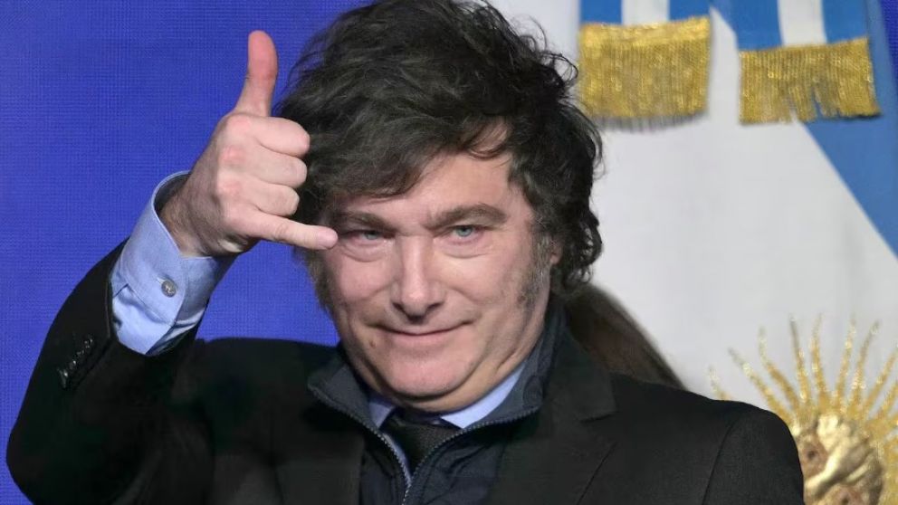 Milei defendi� a Quintar: "Ojal� yo pudiera comprarme un Tesla"