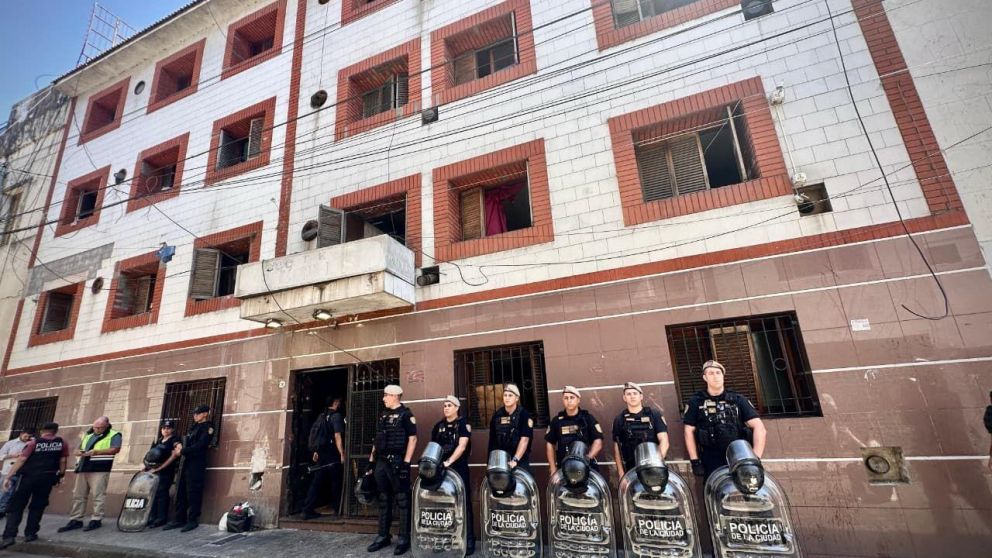 La Ciudad recuperó en Constitución un hotel usurpado que era una cueva de delincuentes