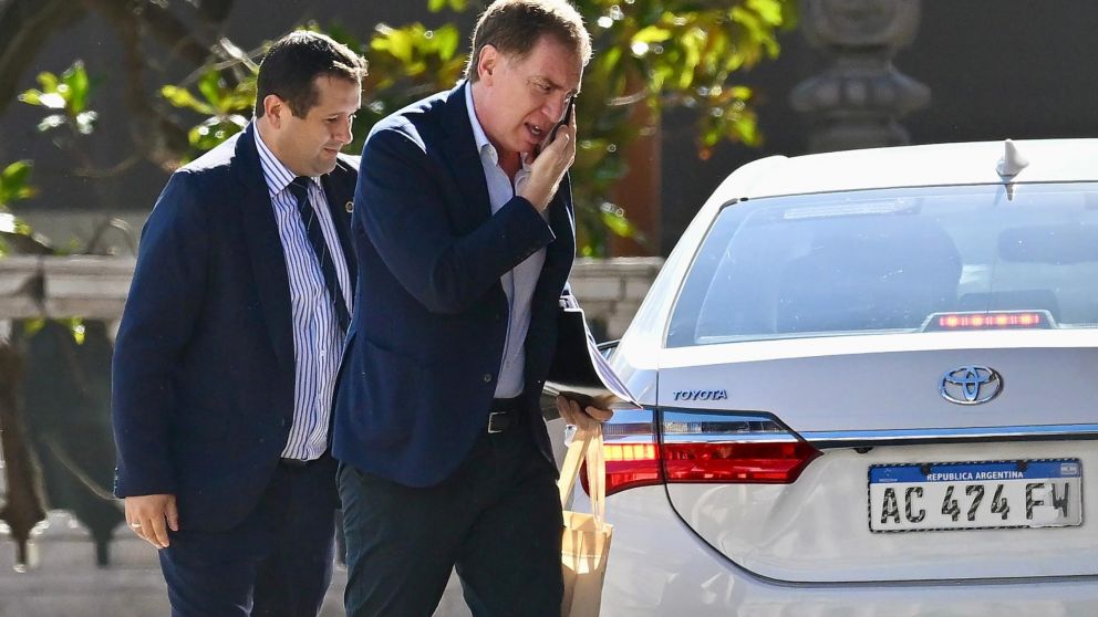 El ministro del Interior, Diego Santilli, sigue buscando la banca de los gobernadores para aprobar la reforma laboral.
