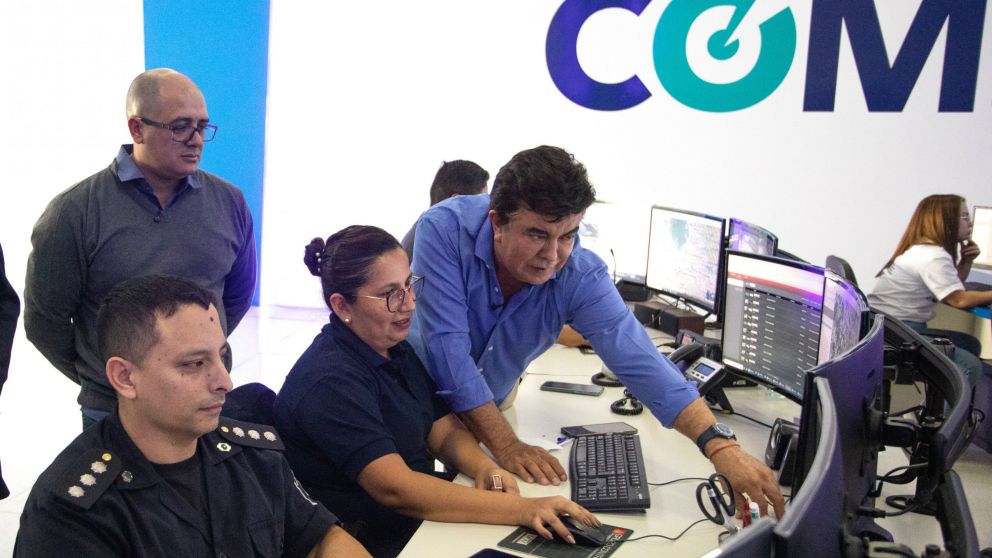 Fernando Espinoza puso en funcionamiento nuevos Centros de Monitoreo en el distrito
