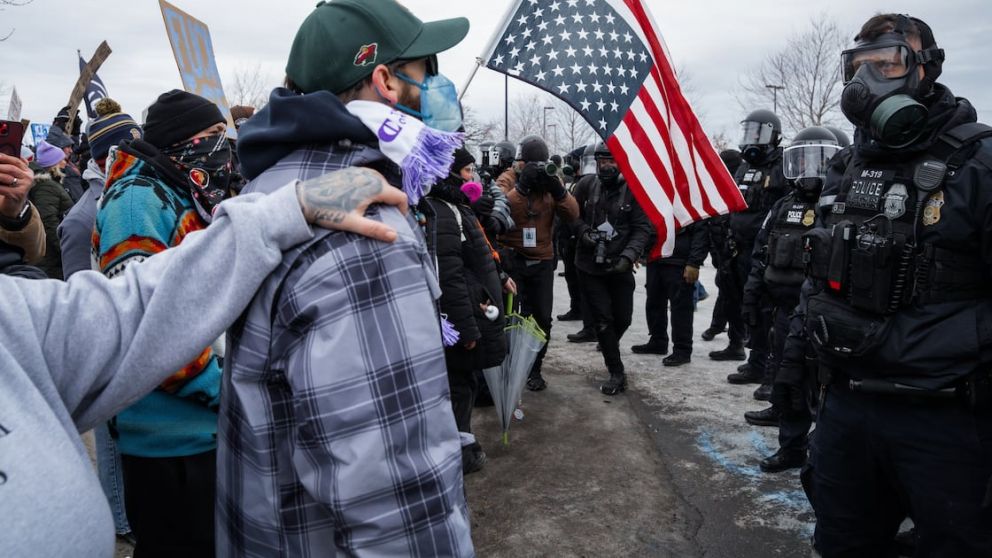 Las protestas en Minnesota se intensificaron luego del asesinato de Renee Good