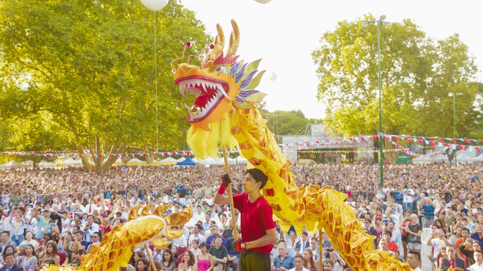 Año Nuevo Chino 2026: el Caballo de Fuego, robots y un mes de festejos en Argentina