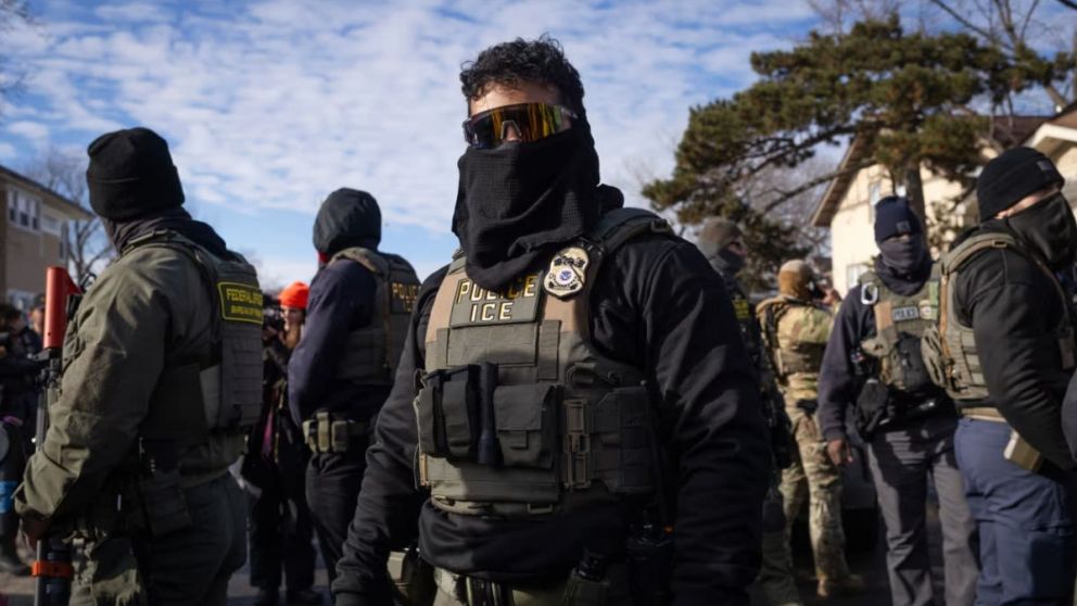 Trump envía a su "zar" de la frontera a Minnesota tras la muerte de Alex Pretti