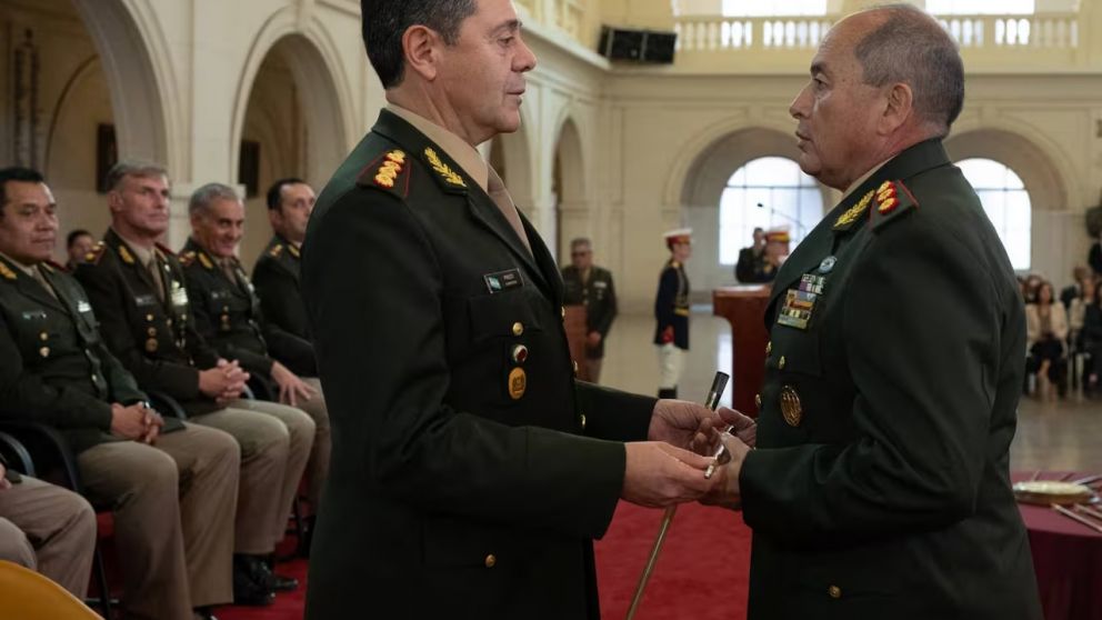 El Gobierno habilitó a militares en actividad a ocupar cargos en Defensa