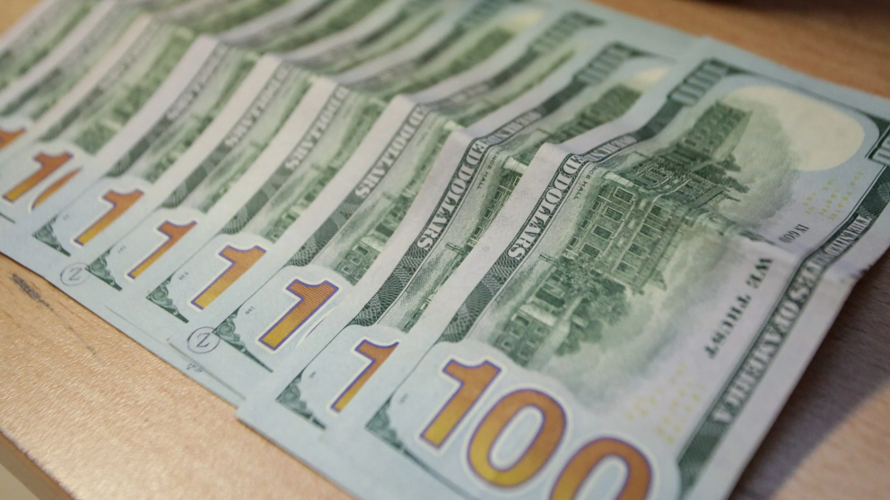 El d�lar cotiza $1.410