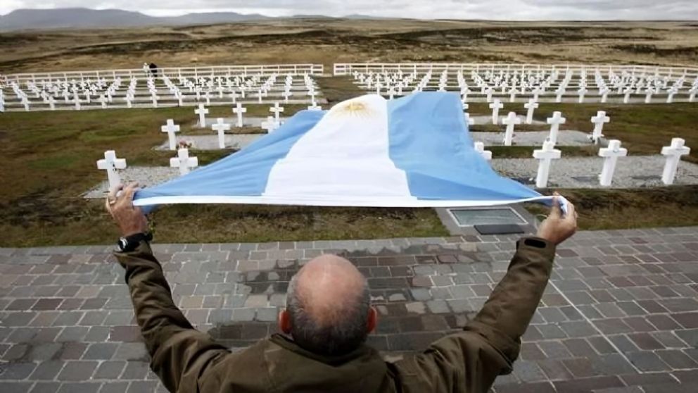 Henry Jones pidió permiso para cazar lobos marinos en las costas de las Islas Malvinas, práctica común en el siglo XIX