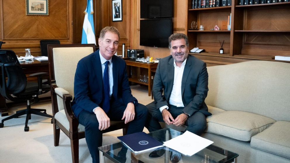 El ministro del Interior, Diego Santilli, y el jefe del bloque de diputados del PRO, Cristian Ritondo