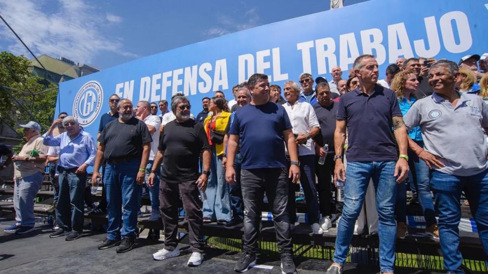 La conducción de la CGT endurece su postura frente al Gobierno y analiza nuevas medidas gremiales en defensa del salario y los derechos laborales.