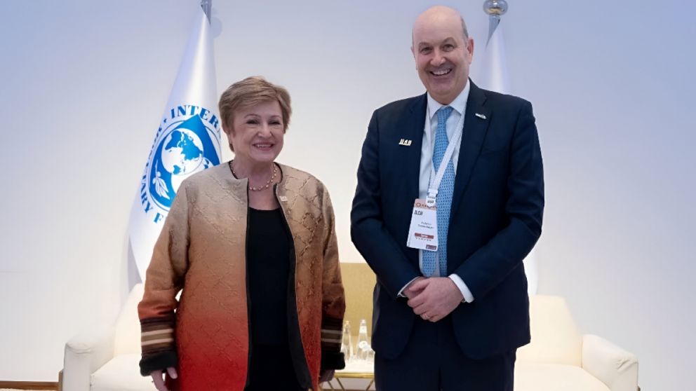 Sturzenegger y Georgieva se reunieron en AlUla para avanzar en la agenda 2026 del Comité Asesor sobre Crecimiento Económico del FMI