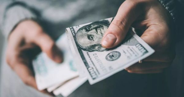 Dólar blue hoy: cotiza a $1.440, sube $5 en Buenos Aires