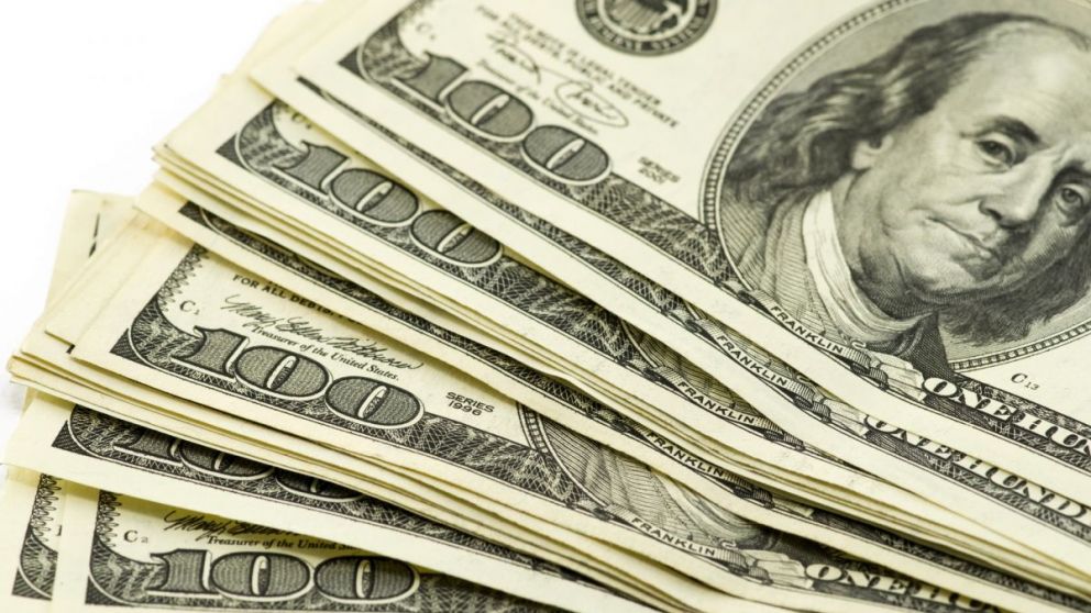 Dólar hoy: el oficial cae a $1.400, el blue sube a $1.435 y el Banco Central compra USD 214 millones.