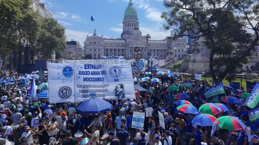 La CGT rechaz� la reforma laboral y exigi� a los senadores que act�en "con responsabilidad".