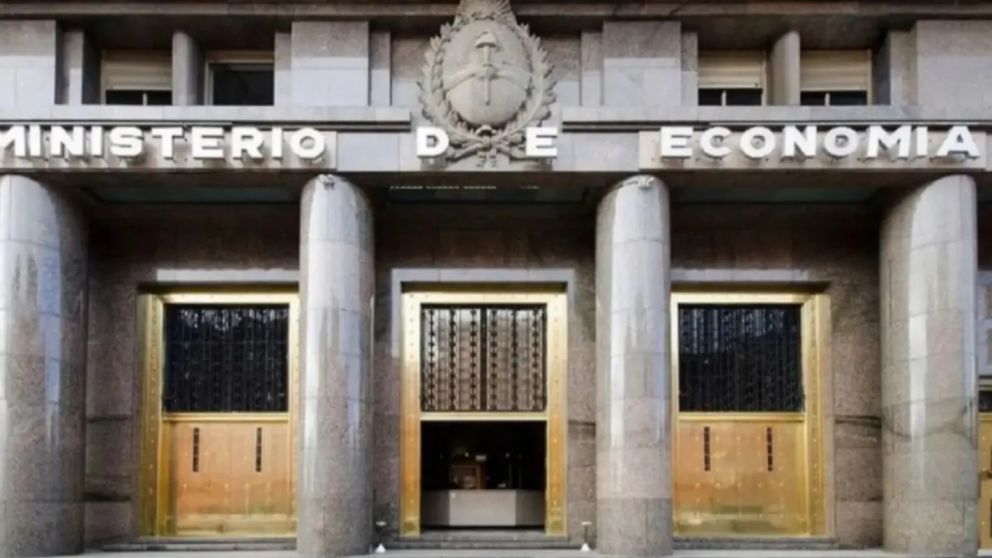 El Tesoro logró un rollover del 123% en la licitación de deuda en pesos.
