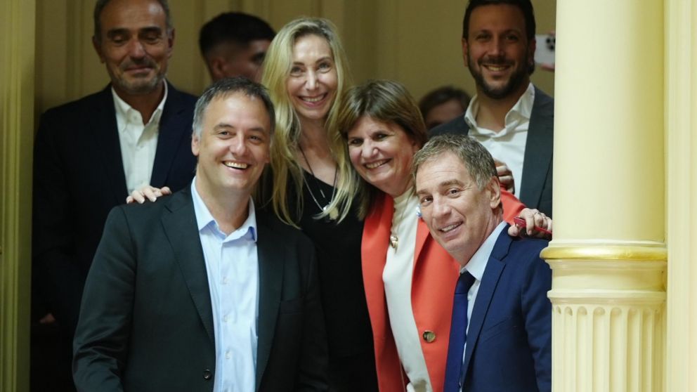 Los funcionarios nacionales celebraron en el Senado