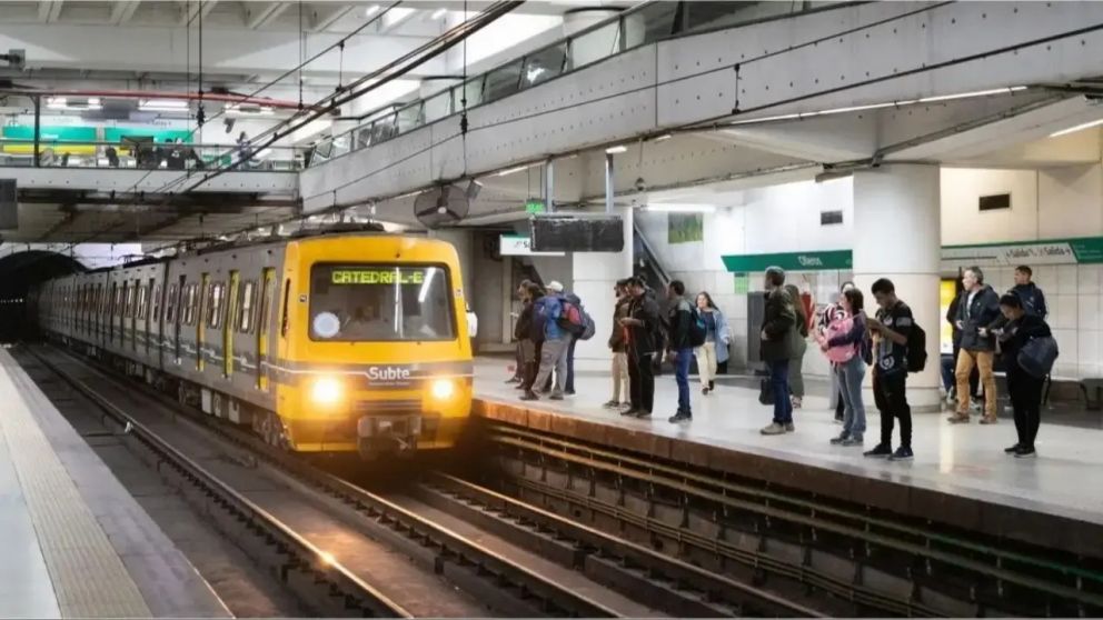 ¿Hasta qué hora funcionará el subte D?