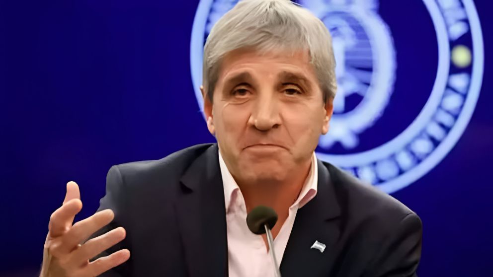 El Gobierno licitará el bono AO28 en dólares al 6% para conseguir divisas y cubrir vencimientos de deuda en julio