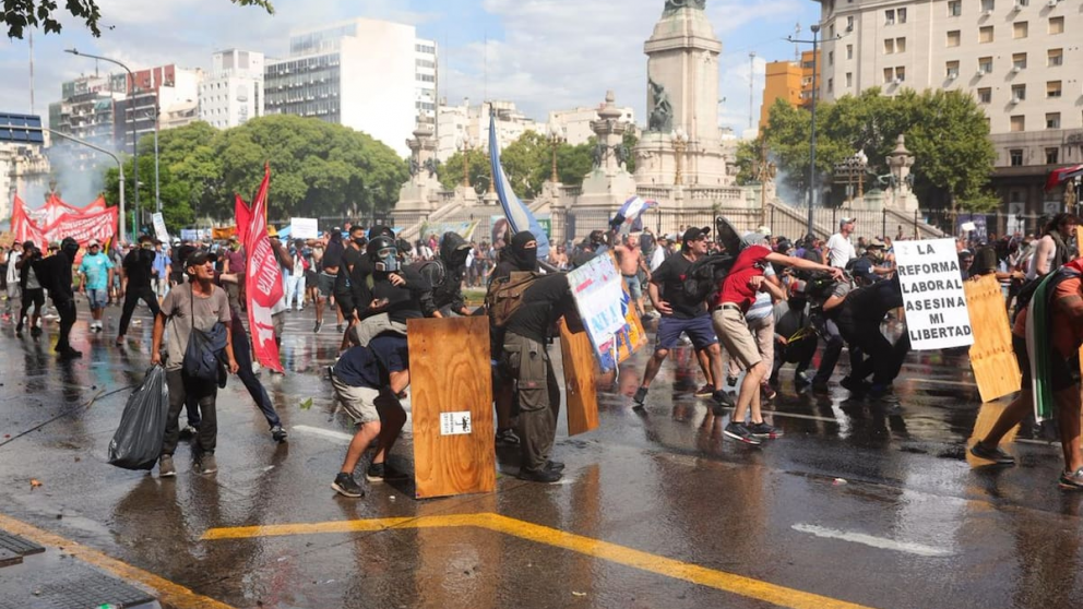 Incidentes en el Congreso: hubo doce detenidos y diez personas heridas