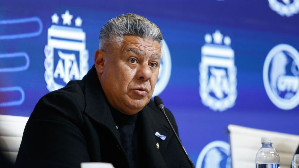 Claudio "Chiqui" Tapia, presidente de la AFA, deberá depositar una caución de $5 millones para poder viajar al exterior en el marco de la causa por presuntas irregularidades tributarias.