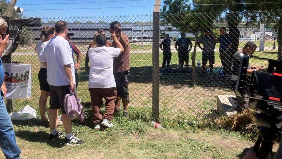 Los trabajadores de Fate permanecen en la fábrica gracias a la ayuda solidaria