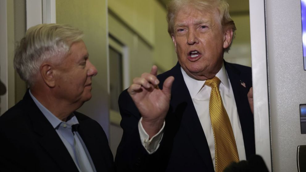 Trump habla de una "toma amistosa" de Cuba mientras explora contactos informales