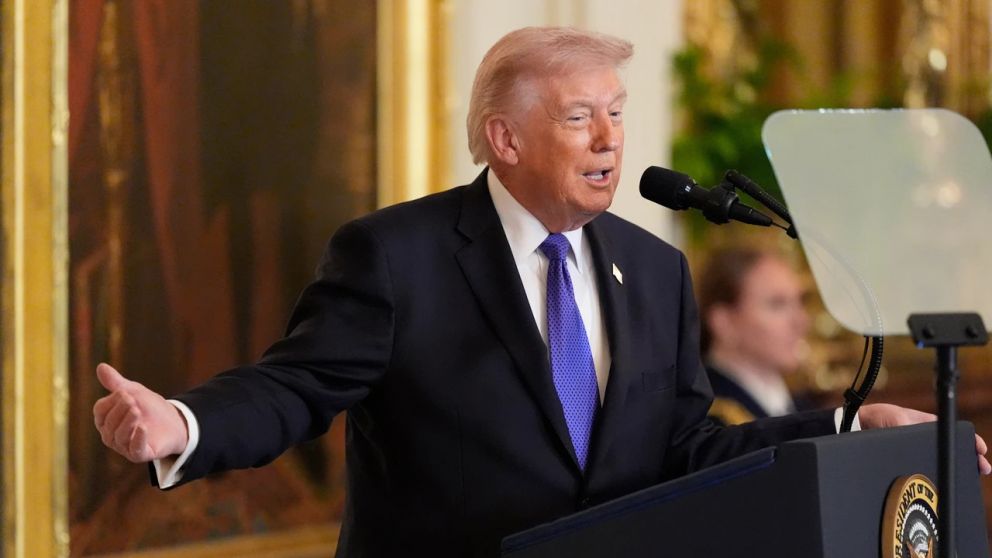 Trump anunci� seguros y escoltas navales para garantizar el paso de petroleros por el estrecho de Ormuz