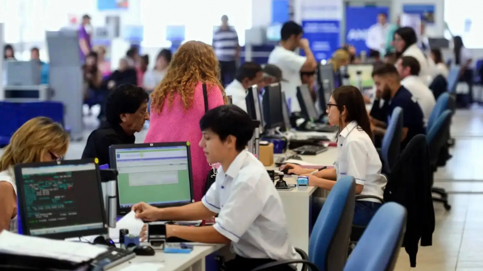 Ajuste en el Estado: el Gobierno da de baja el plus por presentismo