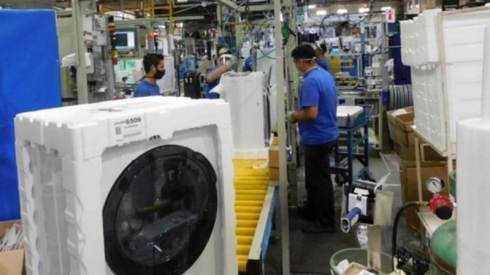 Las deudas obligan a los trabajadores a adherir a retiros voluntarios