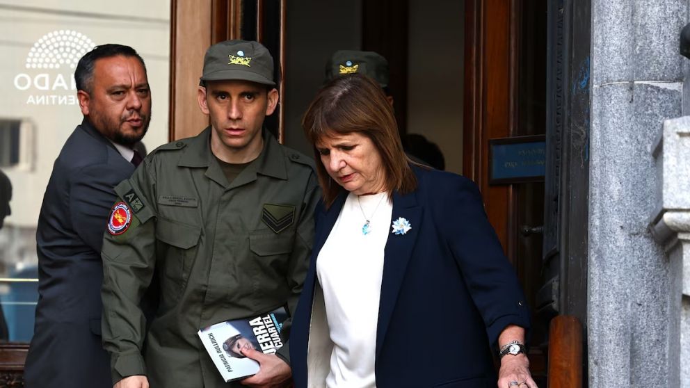 Patricia Bullrich recibió al gendarme Nahuel Gallo tras su liberación en Venezuela y denunció un intento de apropiación del caso por parte de la AFA.