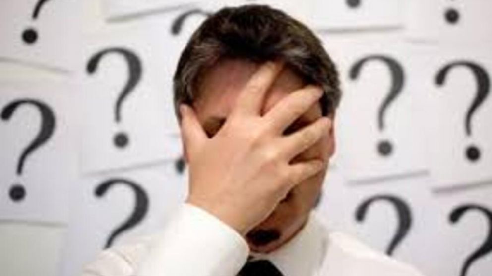 Cuando la mente "se equivoca": qué revelan los actos fallidos según la psicología