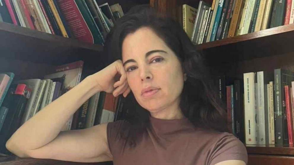 "El genocidio y enterarme de que era adoptada hicieron que revisara mi historia con lupa"