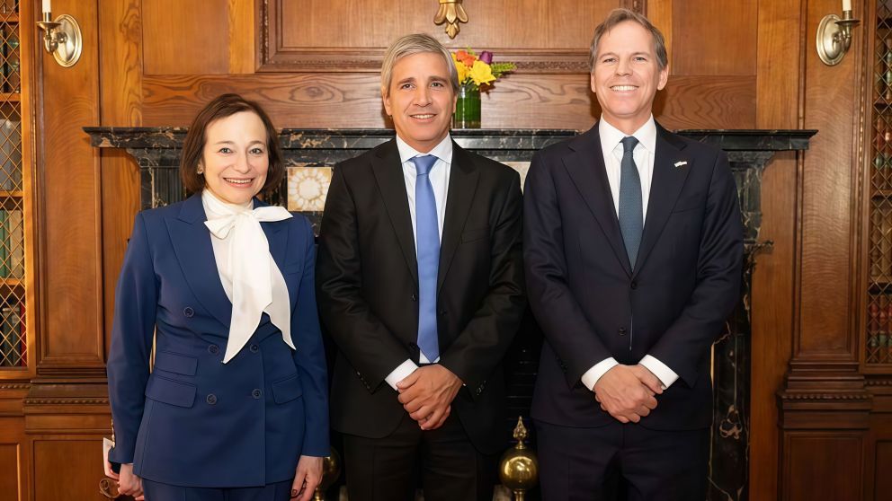 Luis Caputo participó de un encuentro con empresarios e inversores organizado por el Council of the Americas