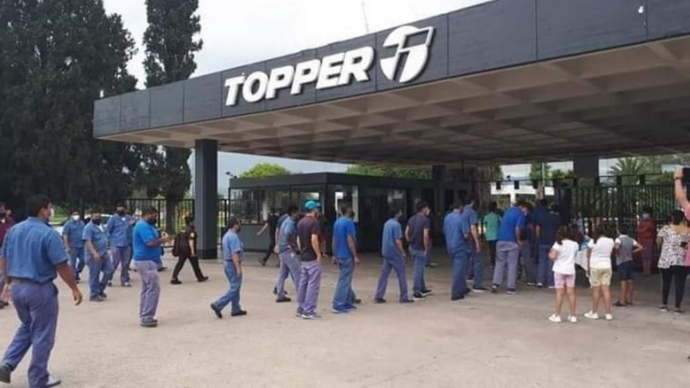 Sigue la crisis en Topper, angustia en los trabajadores de la planta tucumana de Aguilares