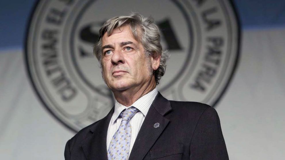 Pino hizo hincapié en que "la gente se iba al país de enfrente a cambiar la cubierta del auto porque acá los precios eran exorbitantes"