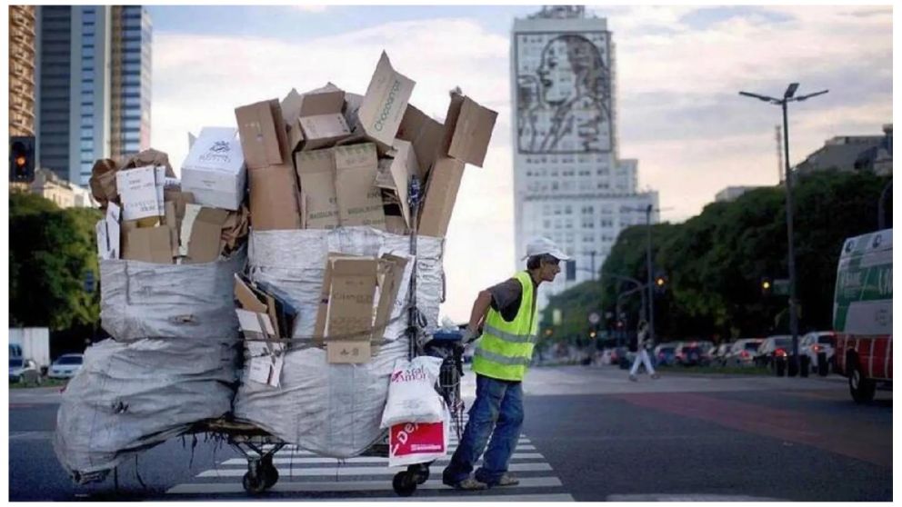 La línea de pobreza e indigencia en la Ciudad de Buenos Aires subió por encima de la inflación en febrero y una familia necesitó más de $2,26 millones para ser de clase media