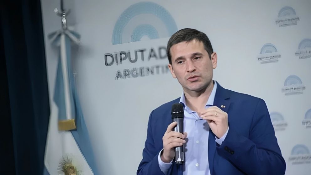 El diputado Federico Pelli fue agredido en Tucumán y sufrió una fractura de tabique