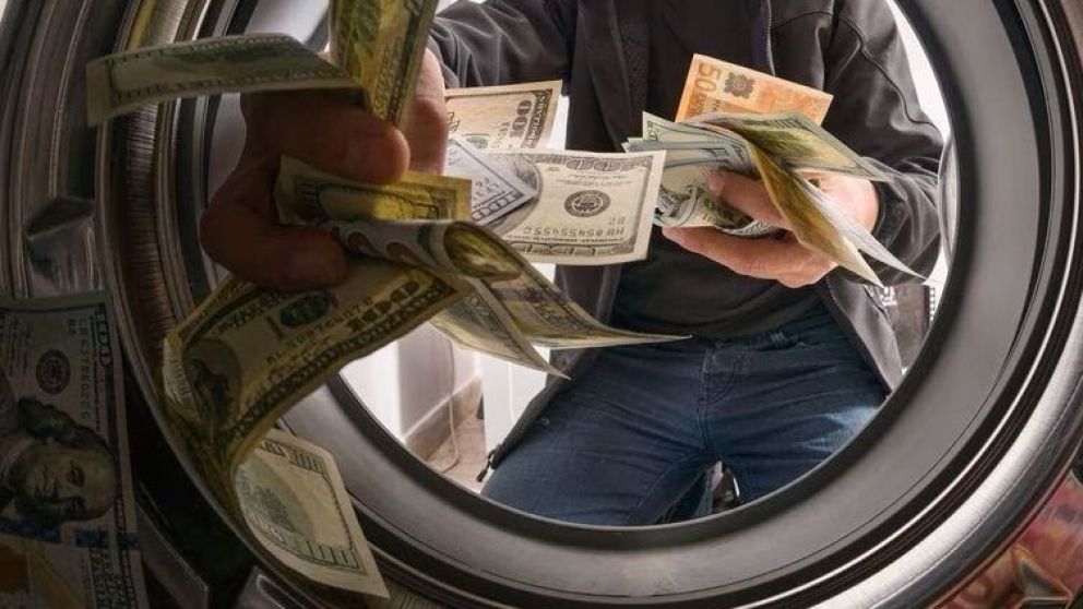 Entre los ejemplos más frecuentes figura el lavado de dinero, enriquecimiento ilícito de funcionarios, el soborno transnacional y la evasión tributaria