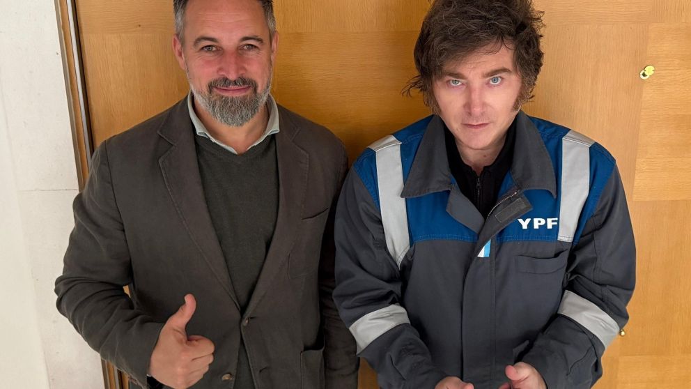 Javier Milei se reunió con Santiago Abascal en Madrid y cerrará un foro liberal