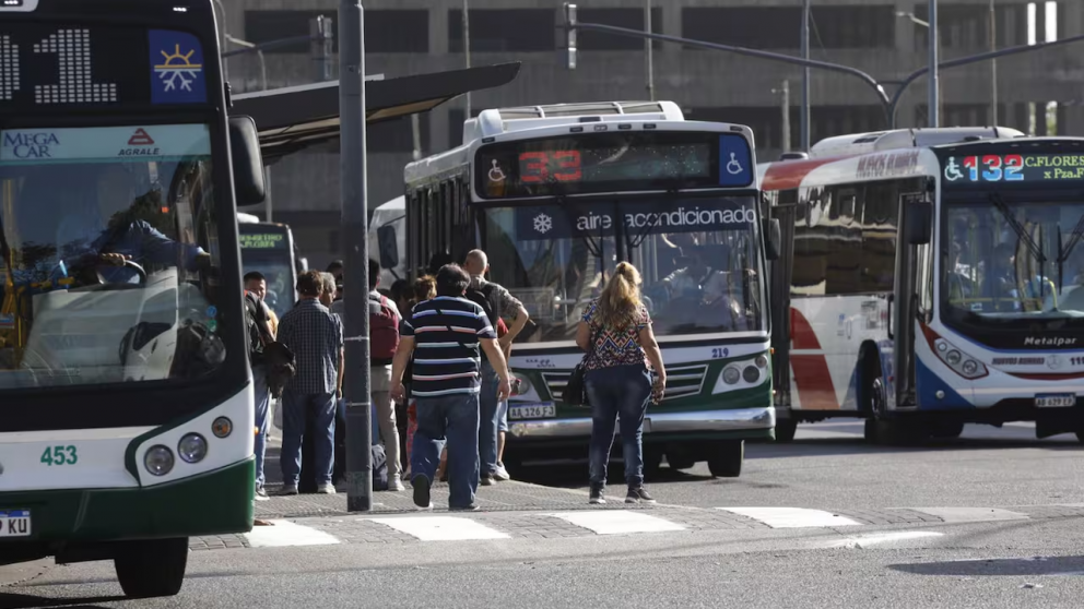 Aumenta el boleto de los colectivos nacionales que conectan CABA con el conurbano y el mínimo pasa a 700 pesos