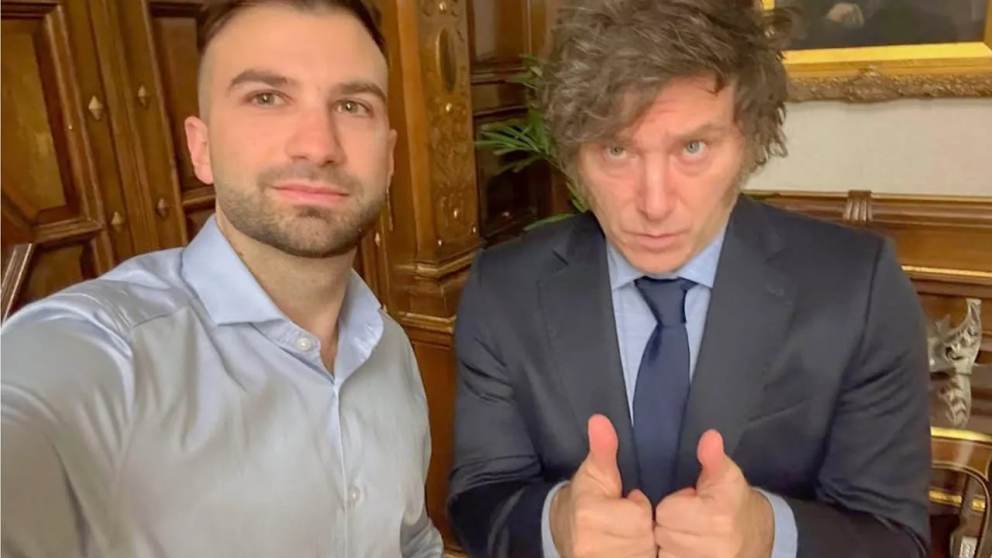 El empresario cripto Mauricio Noveeli y el presidente Javier Milei en la Casa Rosada