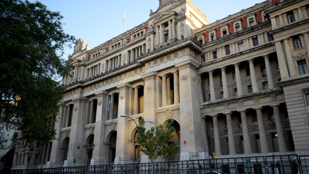 El juez Herman Mendel, del Juzgado Nacional del Trabajo N° 30, suspendió el acuerdo de traspaso del fuero laboral a la Ciudad de Buenos Aires