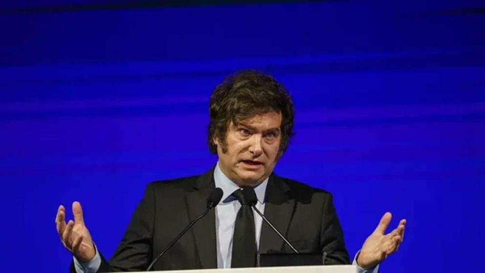 Javier Milei habla en Tucumán en un foro económico