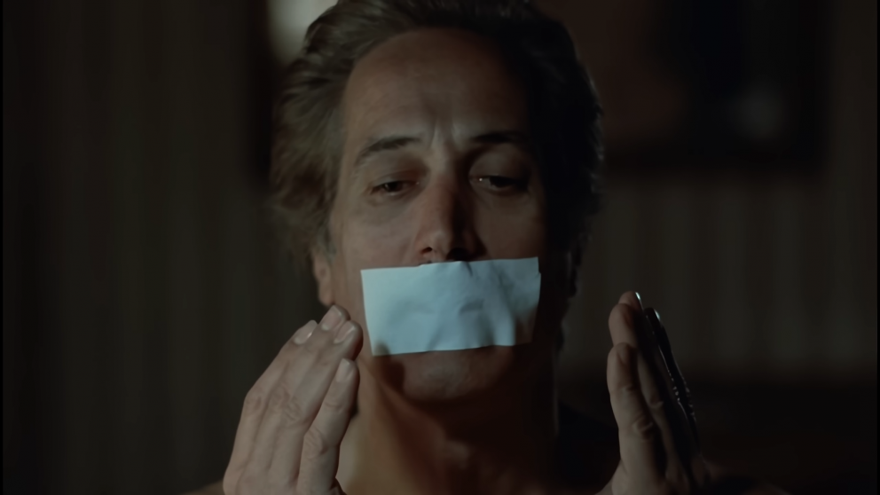 Cuando las palabras estaban controladas por la Junta, el cine trabajó el fuera de campo